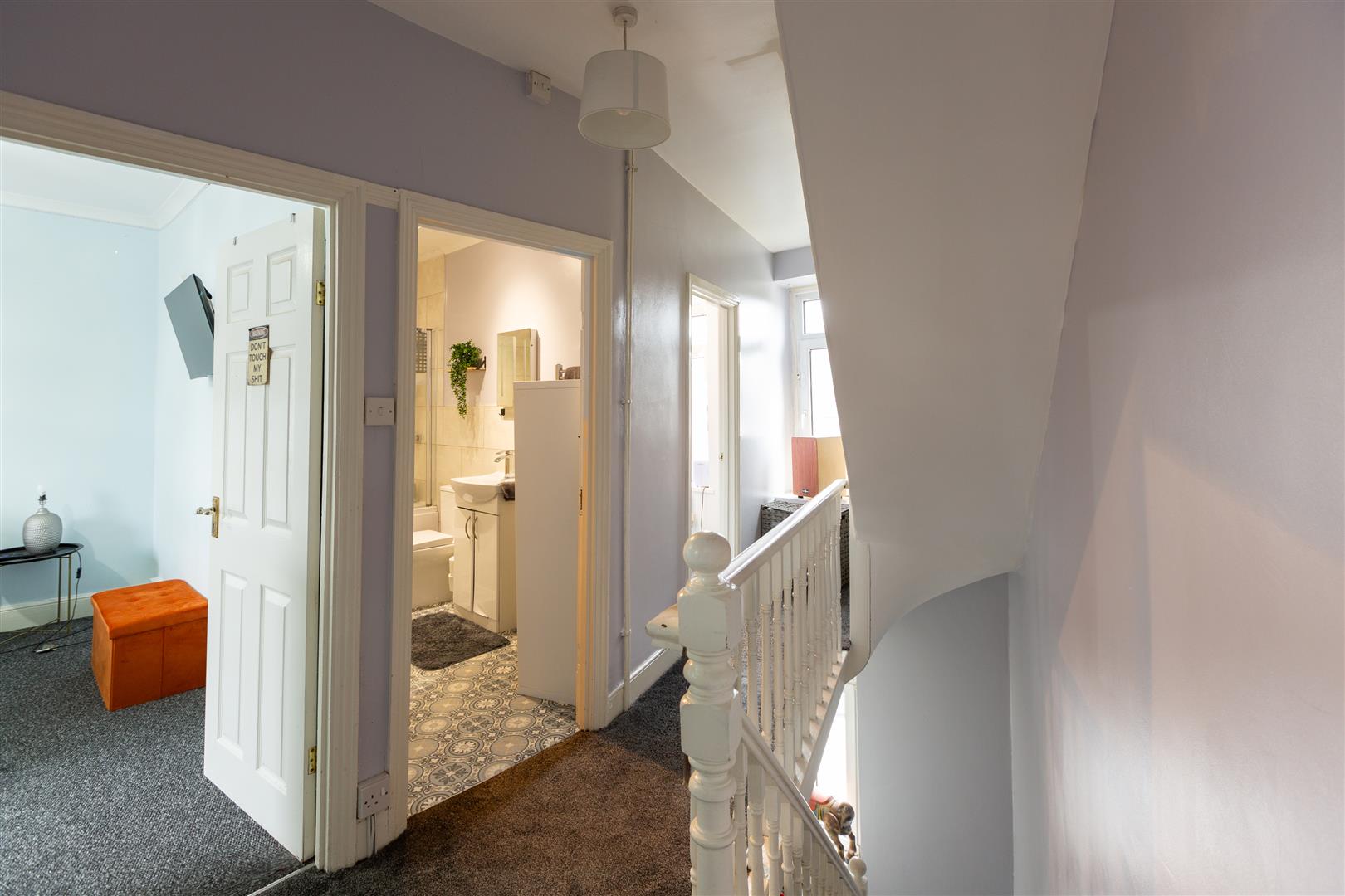 Hebron Road, Clydach, Swansea, SA6 5EJ